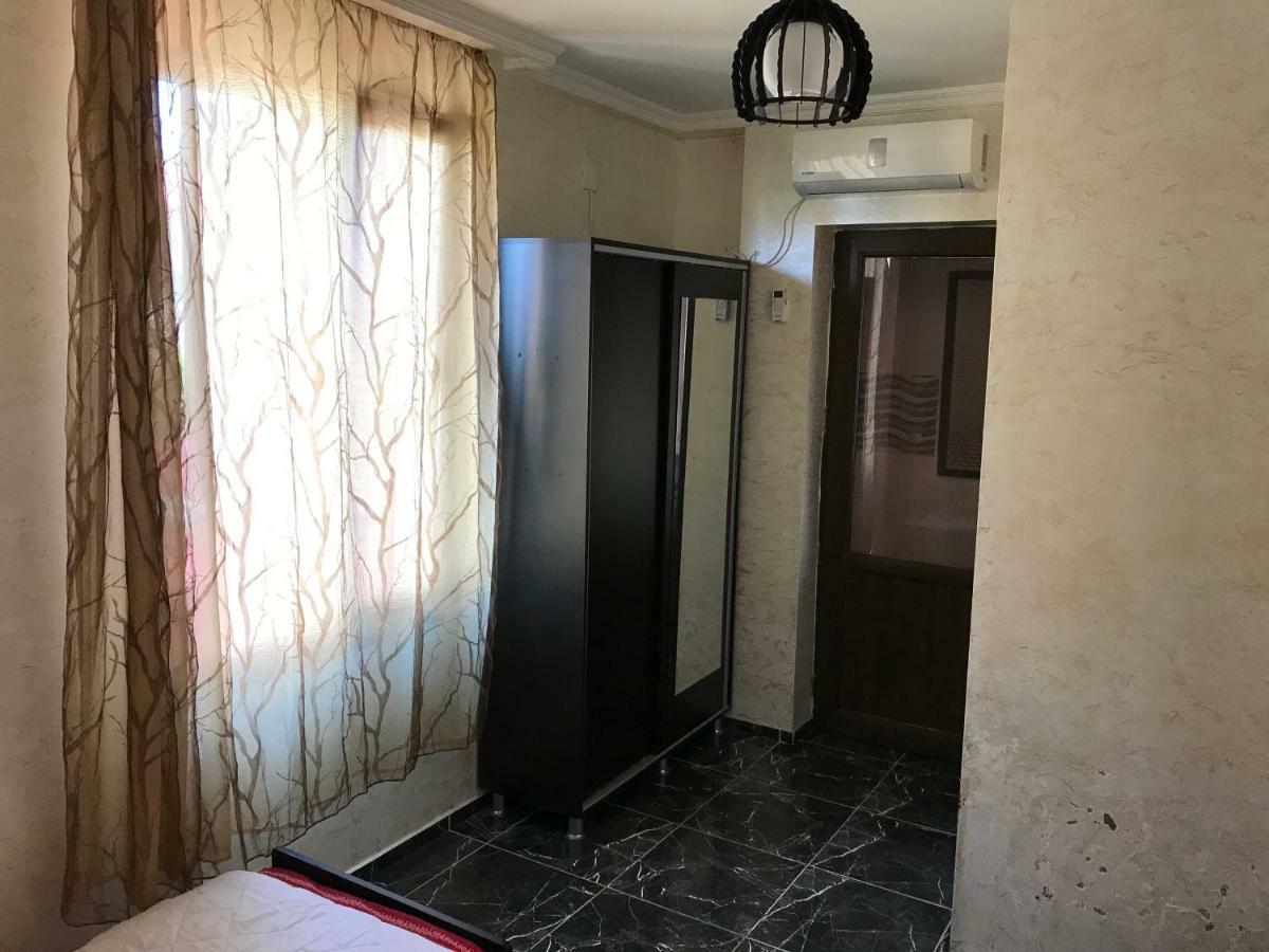 Guest House Chexovi 24 Kobuleti Kültér fotó